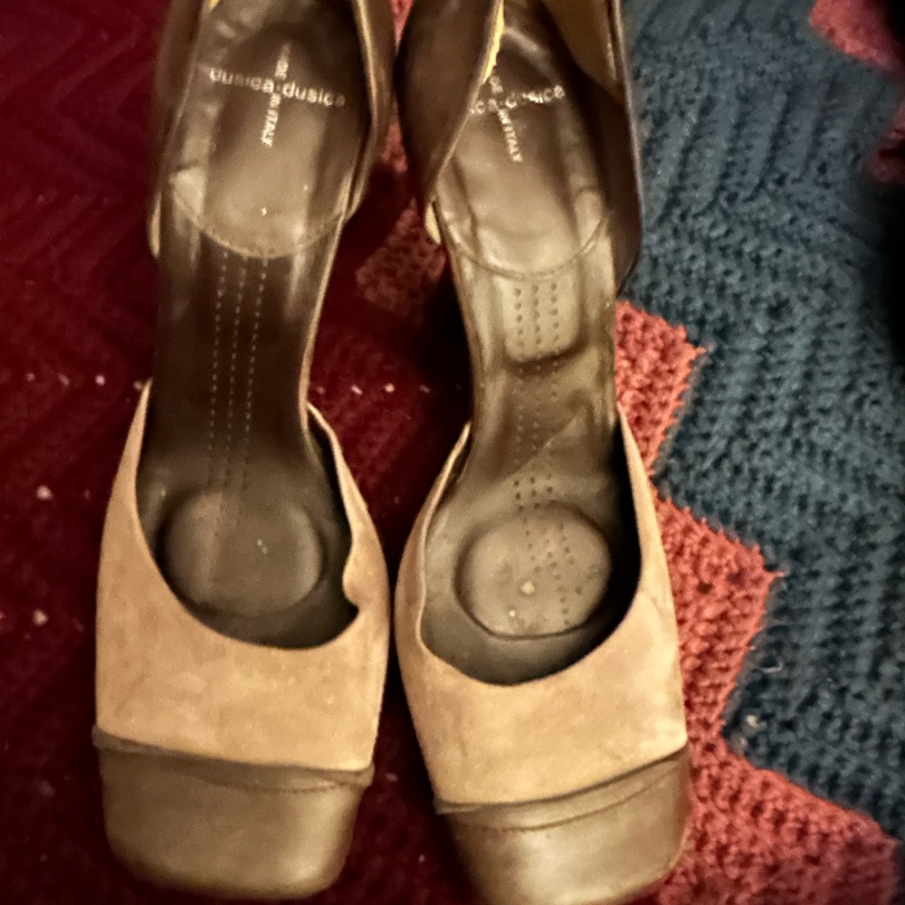 Angled wedges